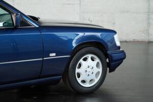 Bild 38/50 von Mercedes-Benz E 200 (1996)