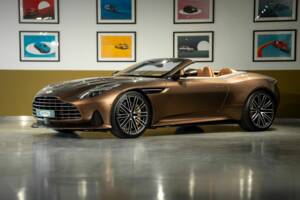 Image 1/51 of Aston Martin DB12 Volante (2024)