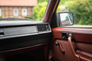 Bild 43/62 von Mercedes-Benz 190 E (1983)