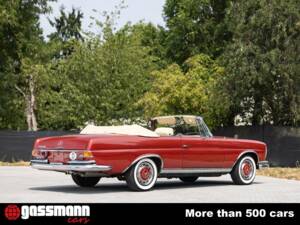 Image 7/15 of Mercedes-Benz 250 SE (1966)