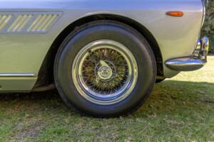 Imagen 24/47 de Ferrari 330 GT 2+2 (1964)