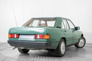 Obraz 41/50 pojazdu Mercedes-Benz 190 D 2.5 (1986)