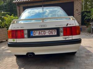 Bild 7/8 von Audi 80 - 1.8E (1987)