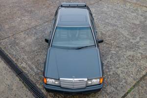 Bild 10/32 von Mercedes-Benz 190 E 2.5-16V (1992)