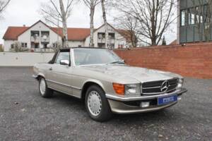 Image 3/29 of Mercedes-Benz 500 SL (1986)