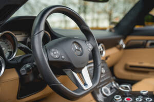 Image 5/100 de Mercedes-Benz SLS AMG Roadster (2011)