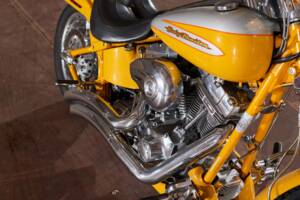 Immagine 3/13 di Harley-Davidson FXSTD-SE2 Screamin’ Eagle Softail Deuce CVO (2004)