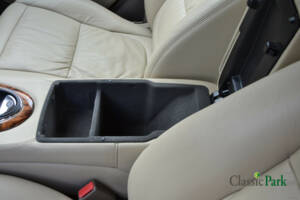Image 36/46 of Jaguar XJ 8 3.5 (2007)