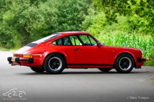 Image 31/63 of Porsche 911 Carrera 3.2 (1986)