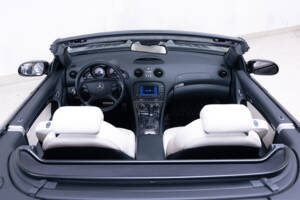 Bild 25/43 von Mercedes-Benz SL 55 AMG (2007)