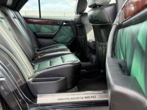 Bild 16/20 von Mercedes-Benz E 500 Limited (1994)