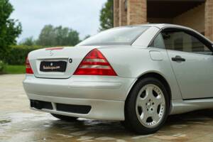 Immagine 16/50 di Mercedes-Benz SLK 230 Kompressor (1997)