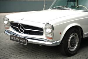 Image 26/50 de Mercedes-Benz 280 SL (1968)