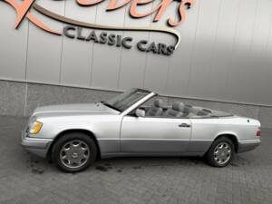 Bild 13/50 von Mercedes-Benz E 320 (1995)