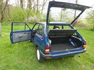 Immagine 2/9 di Ford Fiesta 1.1 (1988)