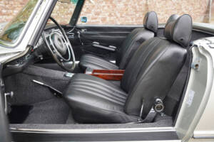 Immagine 29/50 di Mercedes-Benz 280 SL (1969)