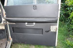 Image 25/33 of Land Rover 88 (1984)