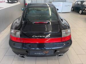 Bild 9/18 von Porsche 911 Carrera 4S (2003)