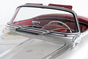 Image 20/36 of Mercedes-Benz 300 SL Roadster (1961)