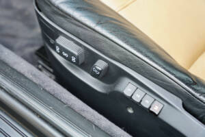 Image 32/50 of BMW 850CSi (1994)