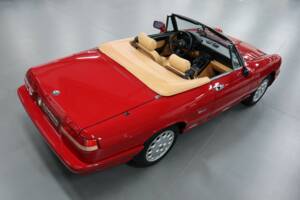Immagine 6/28 di Alfa Romeo 2.0 Spider (1990)