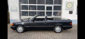 Image 27/28 of Mercedes-Benz 300 CE-24 (1993)