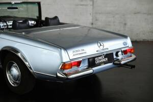 Immagine 14/40 di Mercedes-Benz 230 SL (1966)
