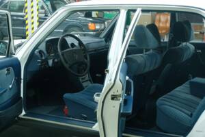 Bild 16/50 von Mercedes-Benz 230 (1977)