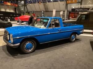 Image 2/33 of Mercedes-Benz 220 D (1972)