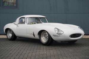 Image 1/50 of Jaguar E-Type 3.8 (1964)