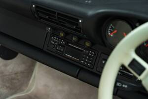 Bild 28/48 von Porsche 911 Carrera 2 (1990)