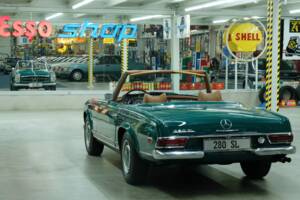 Image 9/50 de Mercedes-Benz 280 SL (1968)