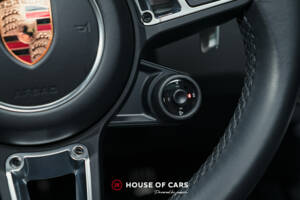 Immagine 21/24 di Porsche Cayenne Turbo (2018)