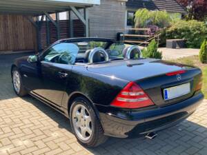 Afbeelding 4/14 van Mercedes-Benz SLK 200 Kompressor (2002)