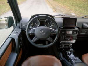 Image 25/38 of Mercedes-Benz G 500 (LWB) (2016)