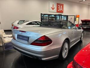 Image 5/29 of Mercedes-Benz SL 55 AMG (2002)
