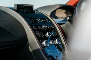 Image 44/50 de Aston Martin V12 Vantage S (2016)