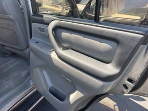 Image 18/28 of Toyota Land Cruiser J 100 V8 (2002)