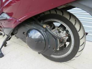 Bild 29/32 von Suzuki Burgman AN 250 (1998)
