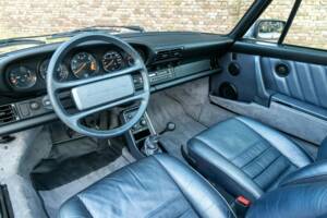 Immagine 3/50 di Porsche 911 Carrera 3.2 "25 years 911" (1988)