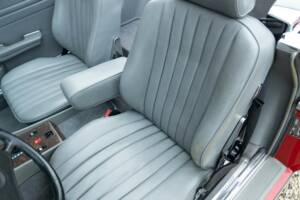 Imagen 33/50 de Mercedes-Benz 560 SL (1986)