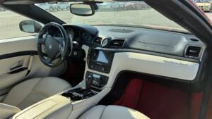 Image 30/54 of Maserati GranCabrio Sport (2015)