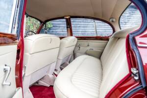 Image 28/42 of Jaguar Mk II 3.8 (1962)