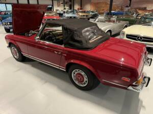 Image 17/50 of Mercedes-Benz 280 SL (1971)