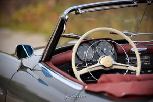Image 32/59 of Mercedes-Benz 190 SL (1958)