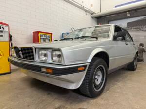 Image 2/17 of Maserati 420 i (1985)