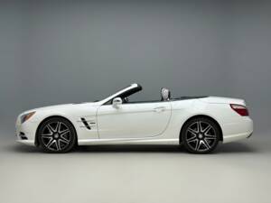 Bild 10/26 von Mercedes-Benz SL 500 (2015)
