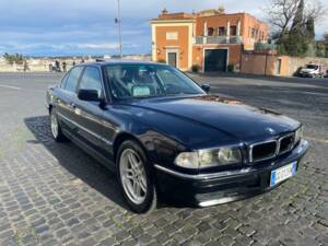 Image 4/12 of BMW 740i (1997)