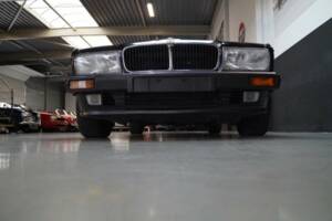 Image 23/47 of Jaguar XJ12 6.0 (1994)