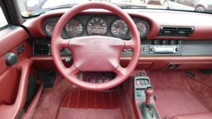 Image 18/23 of Porsche 911 Carrera 2 (1994)